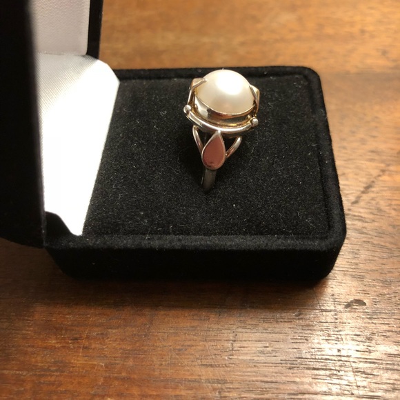 Sterling silver pearl ring - Picture 4 of 5